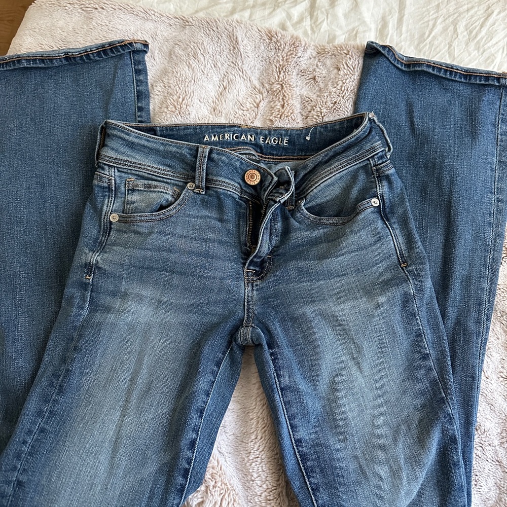 American eagle jeans w small flare at the bottom